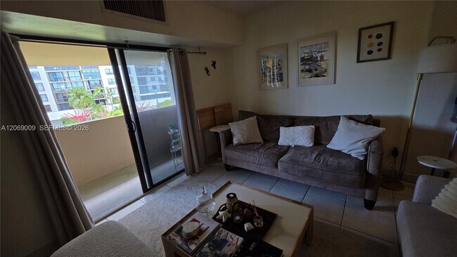 Building Photo - 2201 Brickell Ave