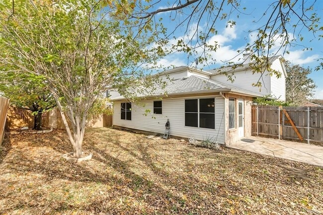 Building Photo - 8105 Flowertree Dr