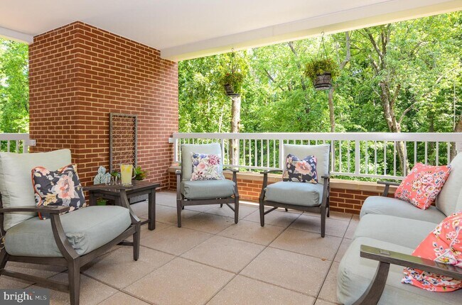 Building Photo - 2222 Colts Neck Rd