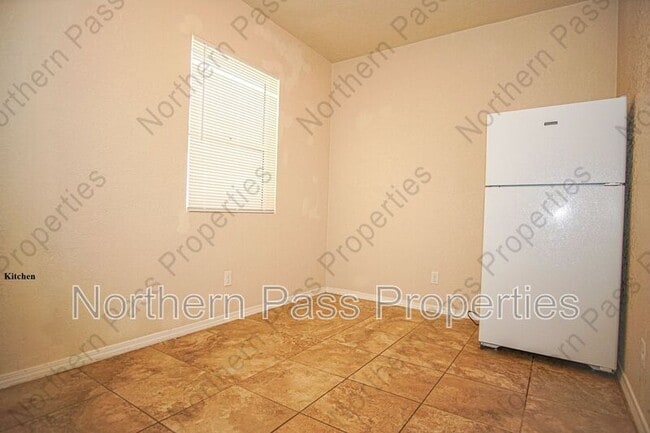 Building Photo - 2866 Grant 6