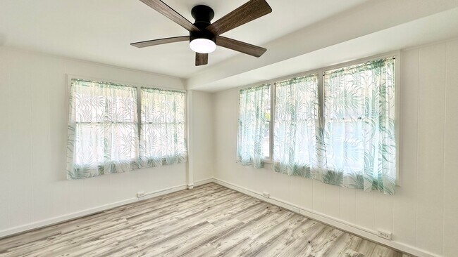 Building Photo - 2340 University Ave