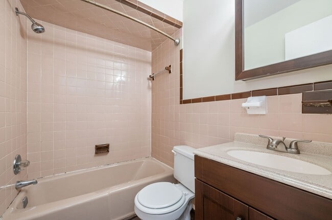 Building Photo - 721 Mayfield Ave