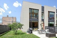 Building Photo - 4832 N Clark St