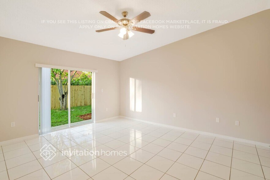 Building Photo - 16850 SW 92nd Ave