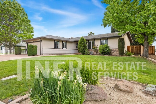 Building Photo - 511 Lyndhurst Ave