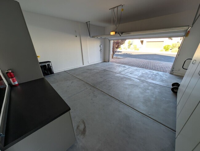 Building Photo - 4535 Herbert River Ave