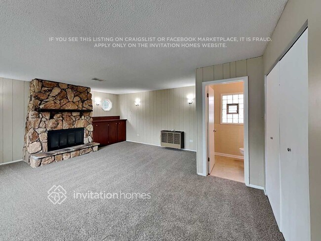 Building Photo - 9219 S 51st Ave