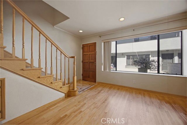 Building Photo - 12358 Moorpark St