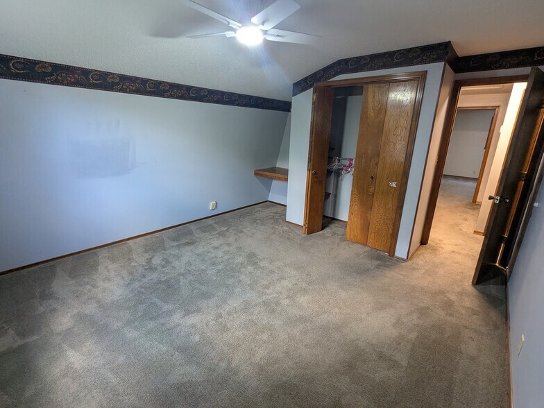 Building Photo - 1306 Marion Dr