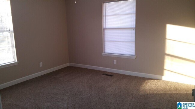 Building Photo - 735 Francis St