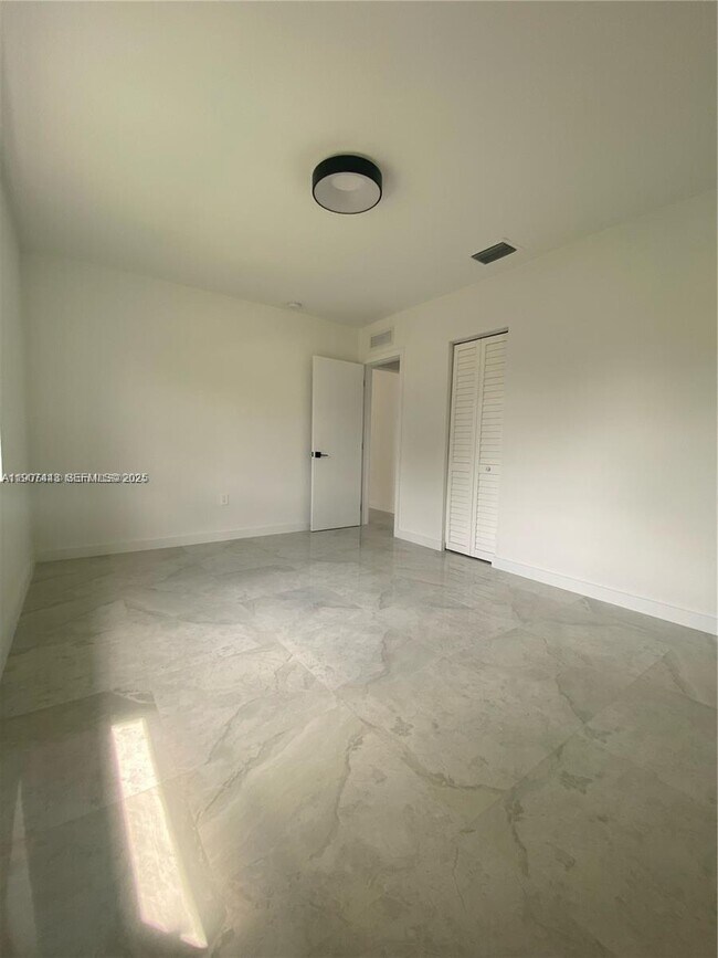 Building Photo - 4992 NW 18th Ave