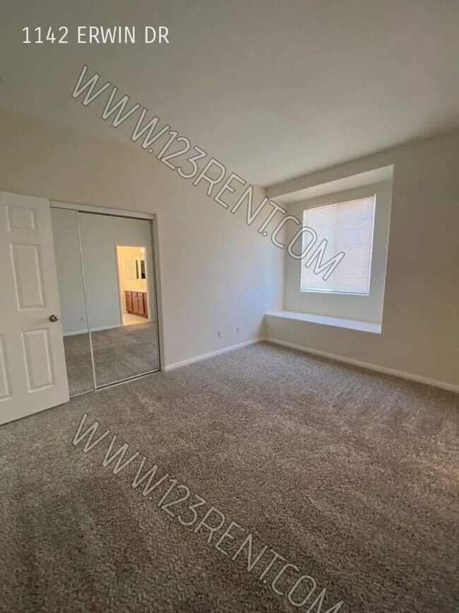 Building Photo - 1142 Erwin Dr