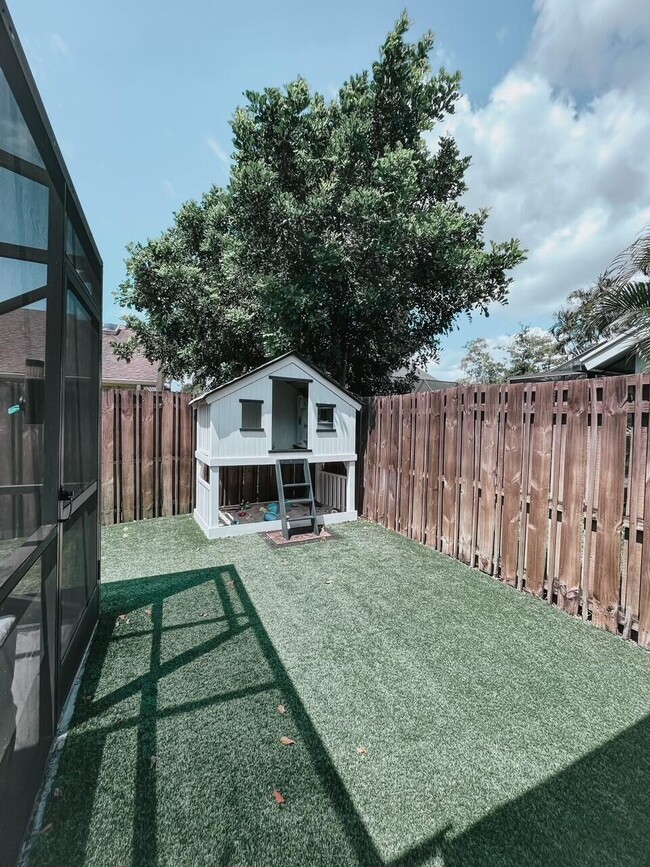 Building Photo - 381 Park Forest Way