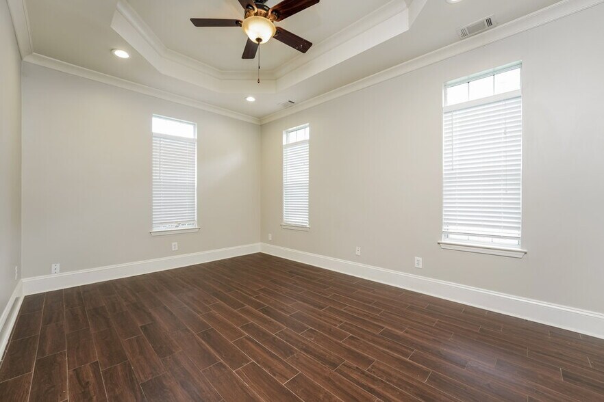 Building Photo - 605 Brookwater Dr