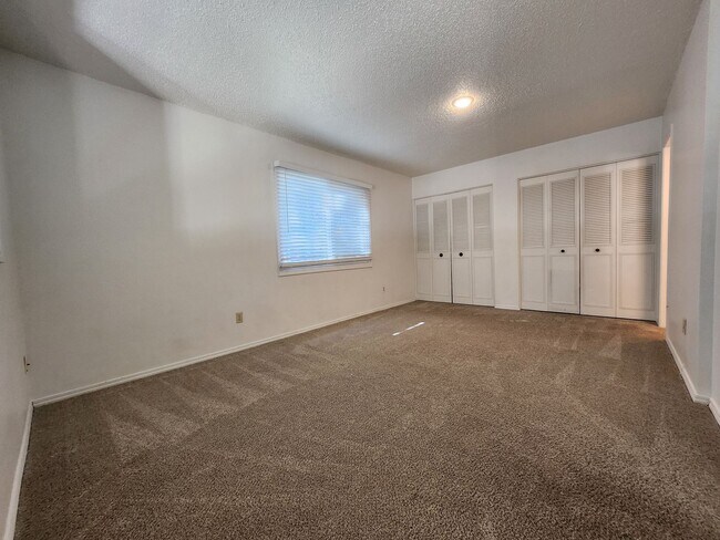 Building Photo - 1140 Magic Lamp Way