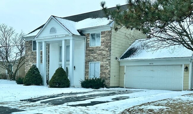 Building Photo - 2856 Evergreen Ln