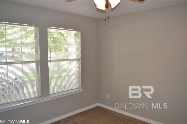 Building Photo - 706 Crystal Wells Ct N