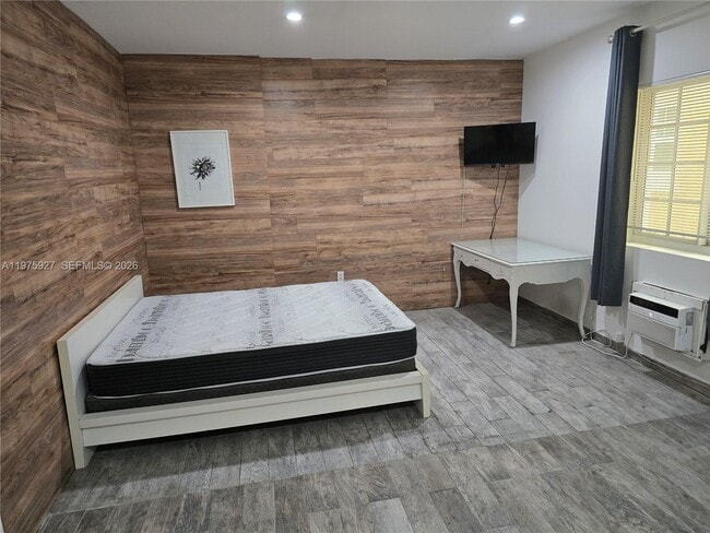 Building Photo - 1345 Pennsylvania Ave