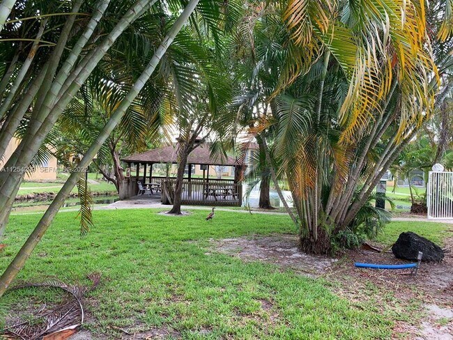Building Photo - 5170 SW 40th Ave