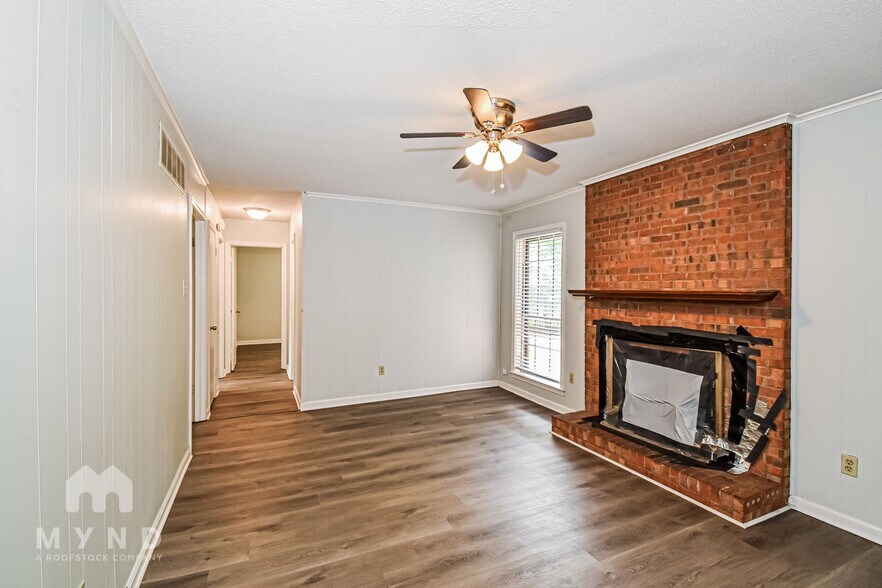 Building Photo - 5675 Newberry Ave