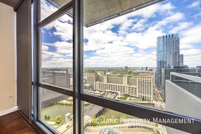Building Photo - 235 W Van Buren St