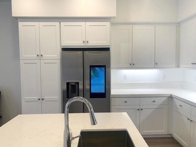 Building Photo - State of the Art-Trendy 1+1 Luxury Condo i...