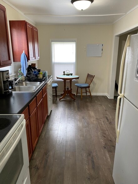 Building Photo - 205 S Lynn St