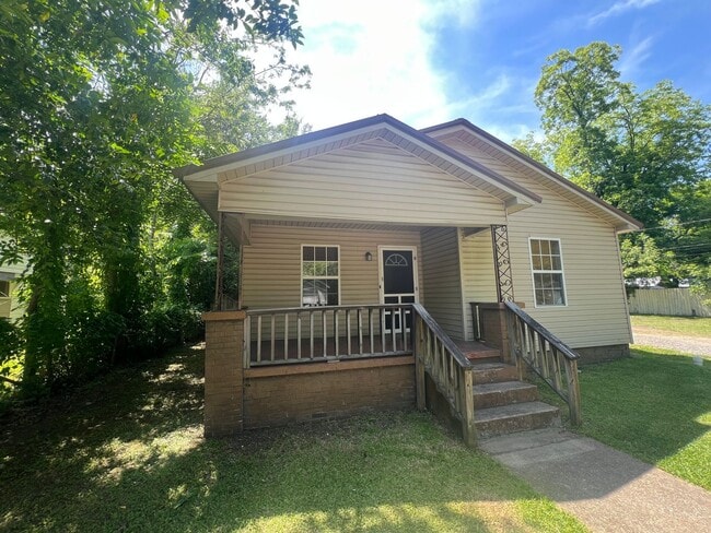 Building Photo - 2510 11th Ct