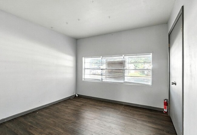 Building Photo - 3625 N 9th St