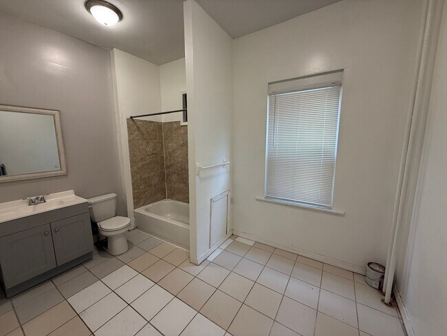 Building Photo - 7208 Torresdale Ave