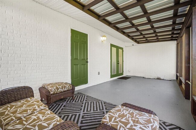 Building Photo - 1850 W Lake Brantley Rd