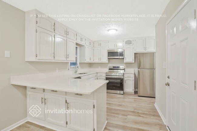 Building Photo - 349 Charmers Way SW