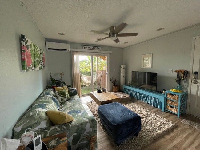 Building Photo - Fully furnished and upgraded Kihei village...