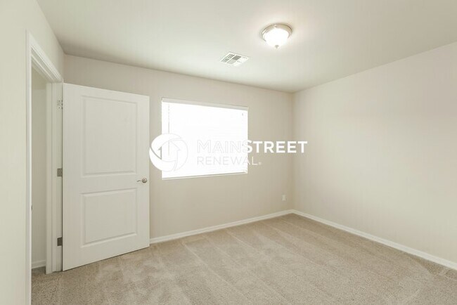 Building Photo - 3 Bedroom Pet-Friendly Home in Phoenix, AZ...