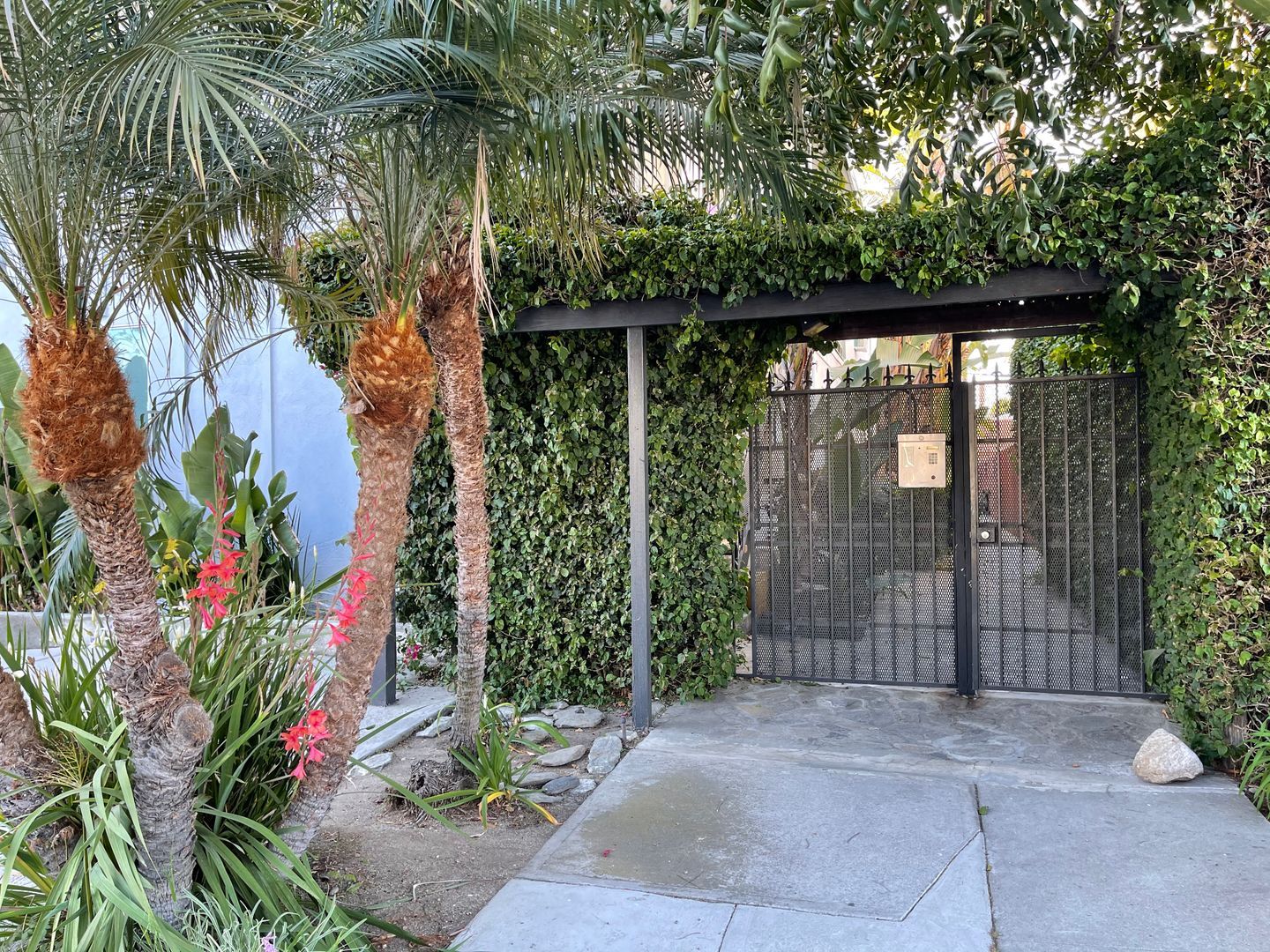 Building Photo - 12117 Pacific Ave