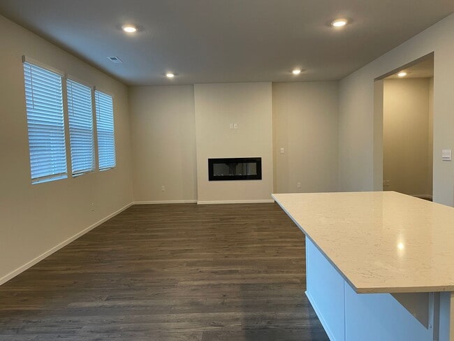 Building Photo - Don’t Miss This! Spacious Vancouver Home with Large Yard & Double Garage.