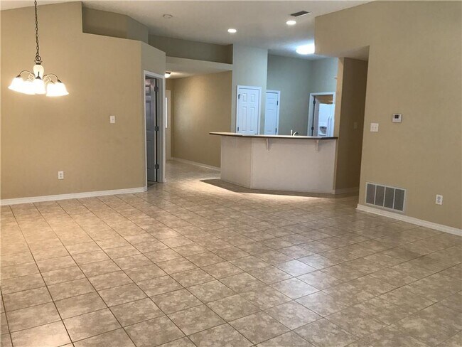 Building Photo - 147 Cypress Ln