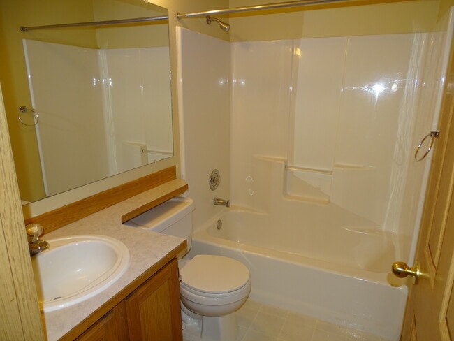 Building Photo - 2917 NW Watkins Ct