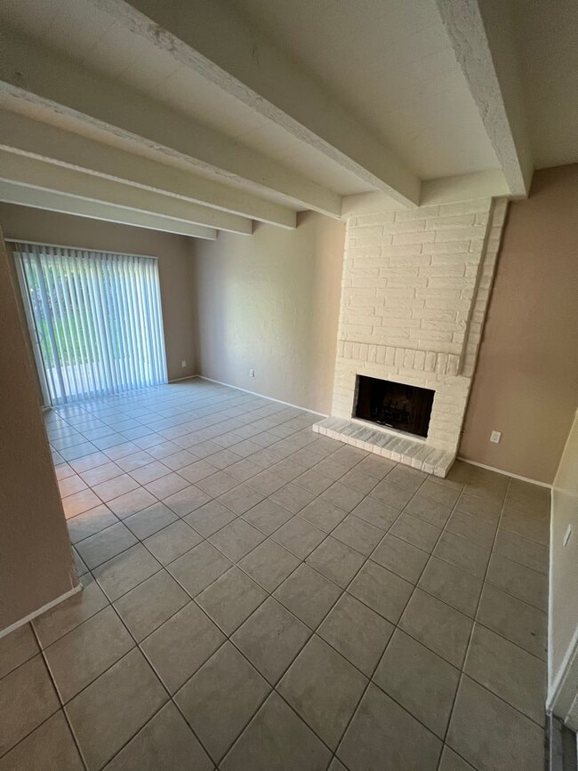 Building Photo - 8081 Hillandale Dr
