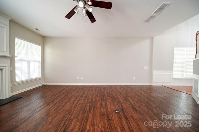 Building Photo - 9821 Carson Whitley Ave