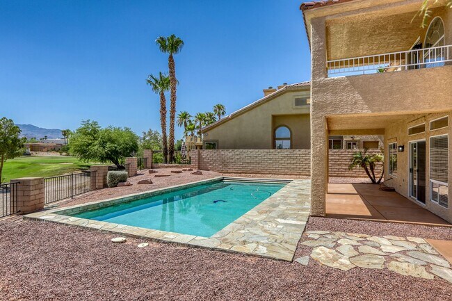 Building Photo - POOL HOME WITH LUSCIOUS GOLF COURSE & MAJE...