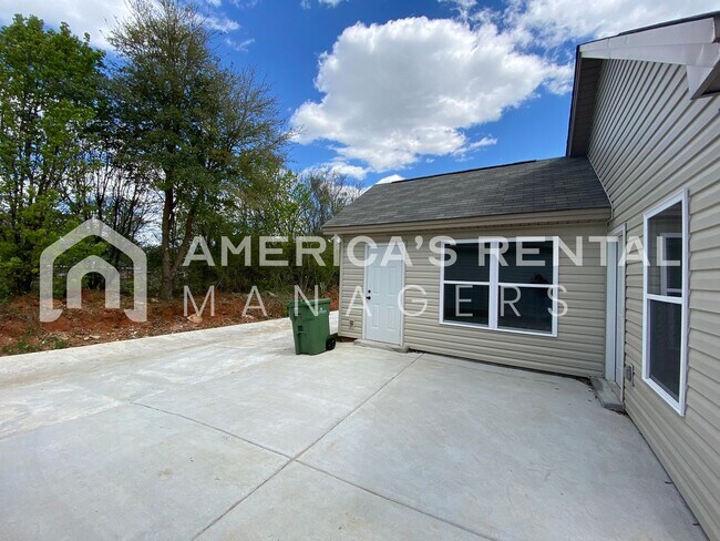 Building Photo - 6228 Burbank Crossing Loop