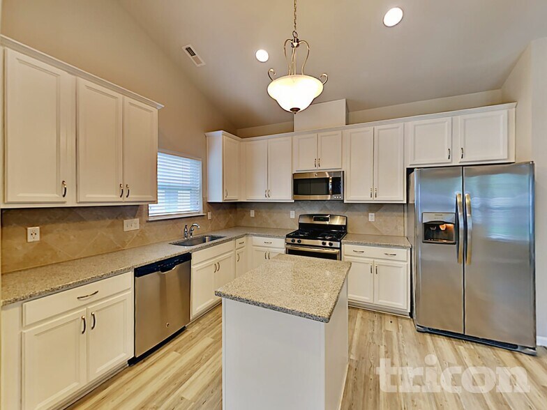 Building Photo - 156 Lakemont Dr