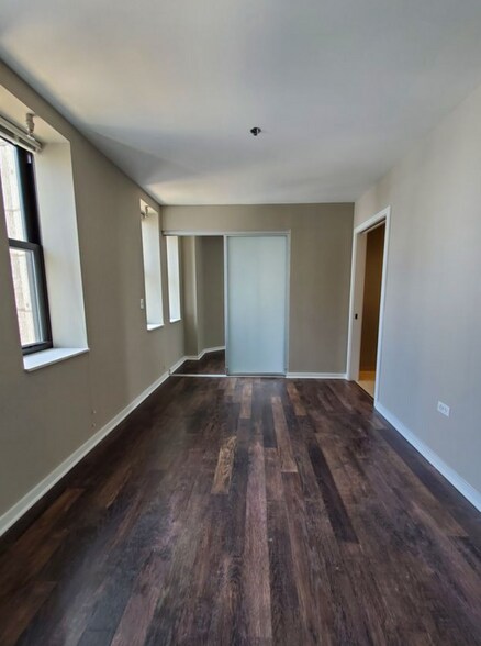 Building Photo - 222 W Randolph St