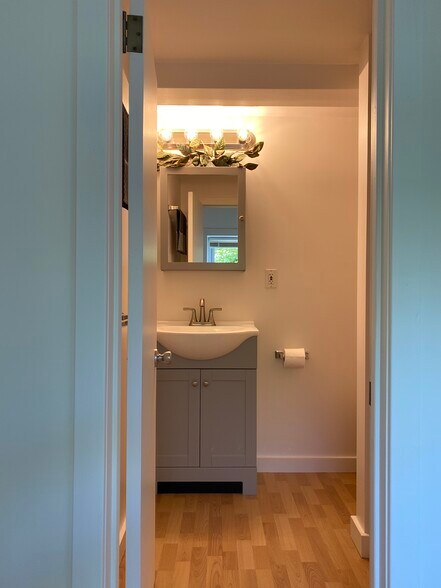 Building Photo - 114 S 6th St