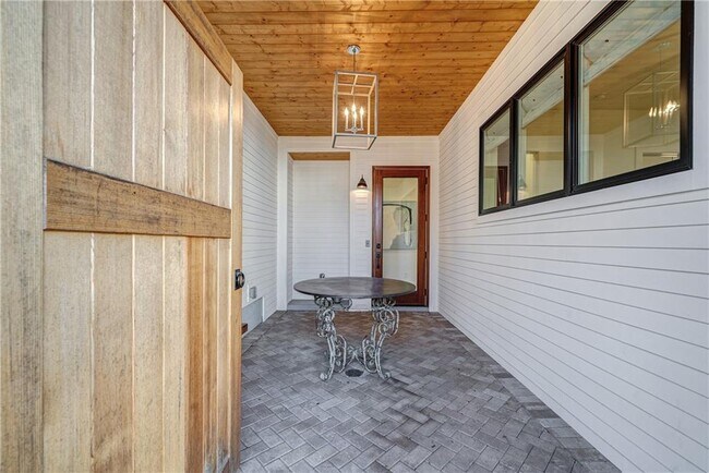 Building Photo - 11173 Serenbe Ln
