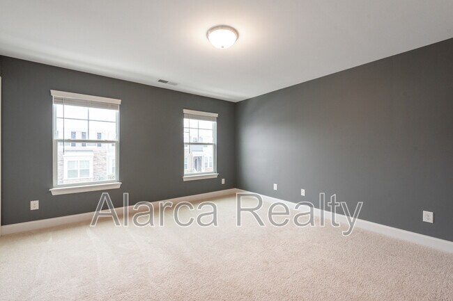 Building Photo - 113 Synandra Dr