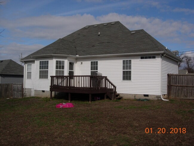 Building Photo - Mt Juliet 3 Bedroom 2 Bath Home with Fence...