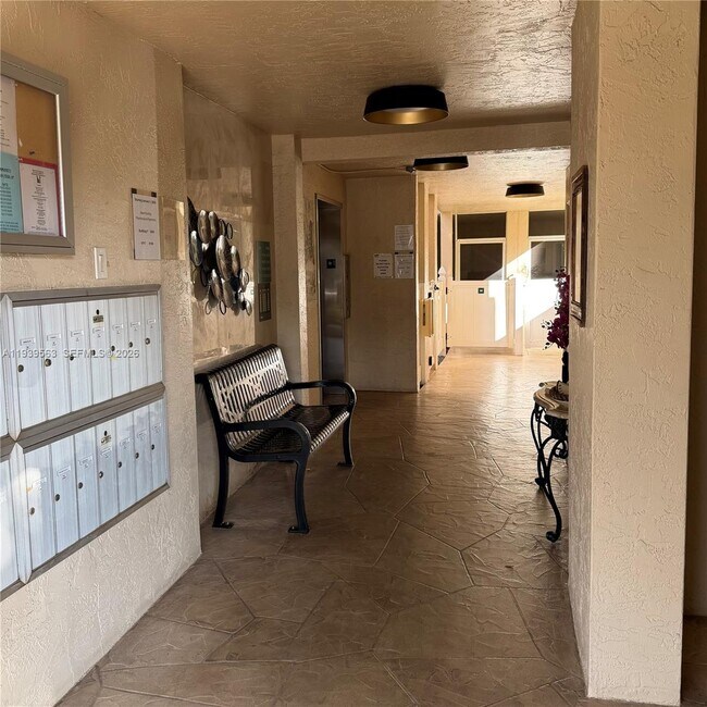 Building Photo - 9539 Weldon Cir