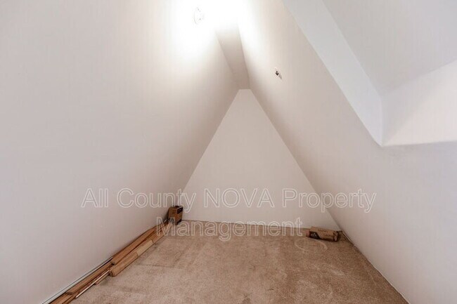 Building Photo - 14069 Vista Dr